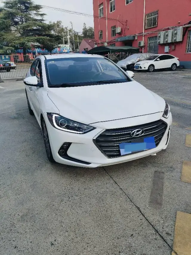 2016 HYUNDAI ELANTRA thumbnail 3