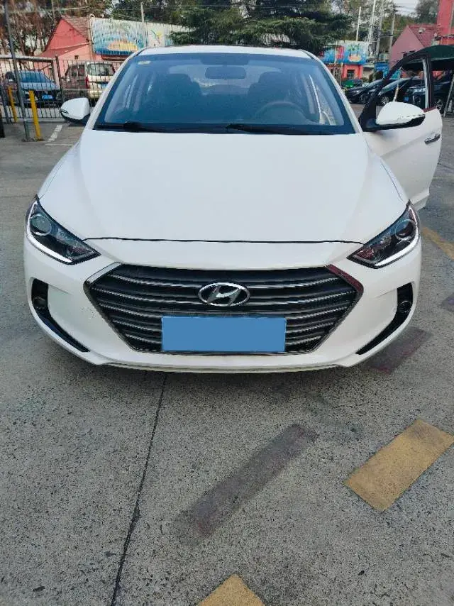 2016 HYUNDAI ELANTRA thumbnail 2