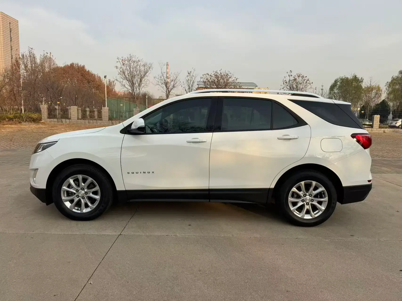 2018 CHEVROLET EQUINOX thumbnail 3