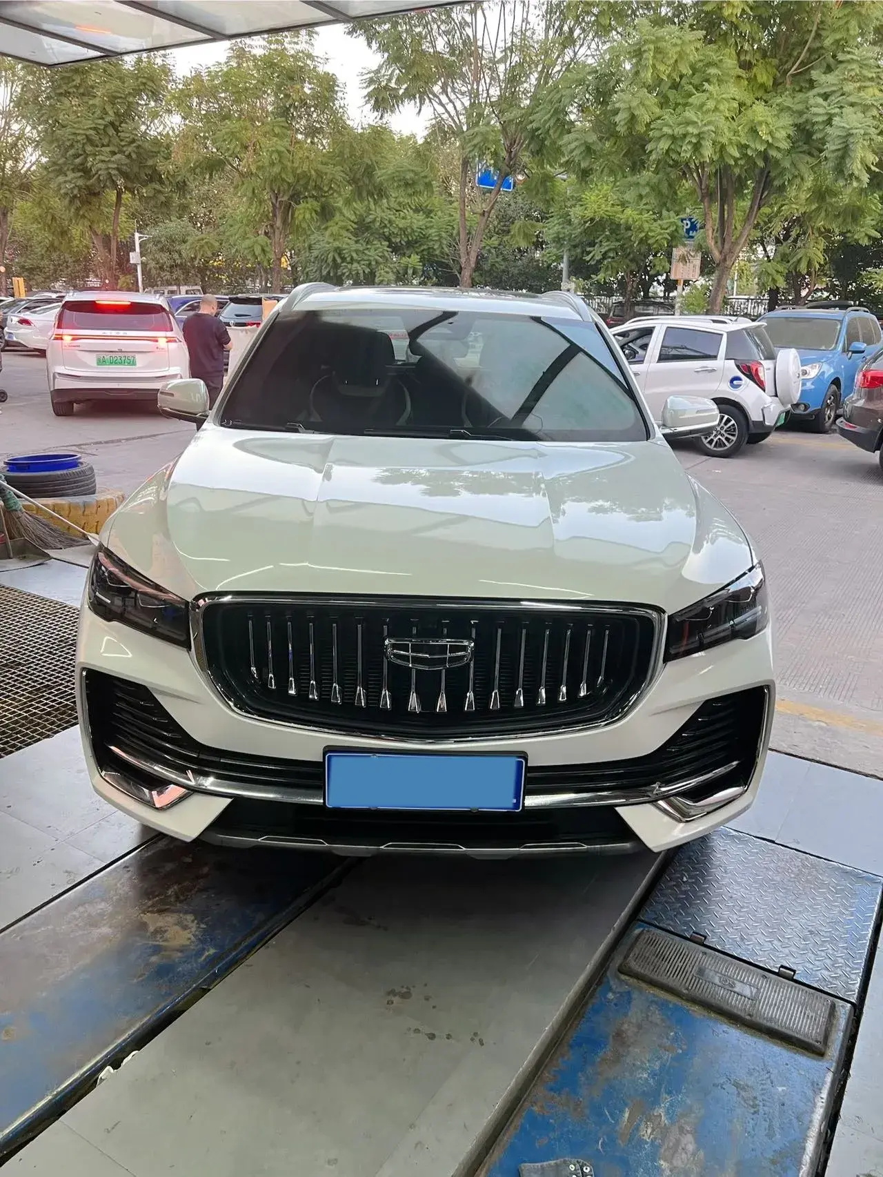 2021 GEELY MONJARO thumbnail 2