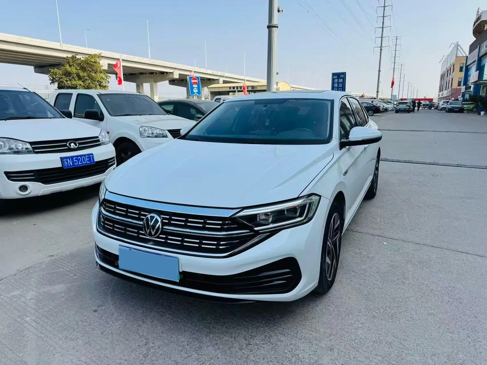 2023 VOLKSWAGEN SAGITAR view 1