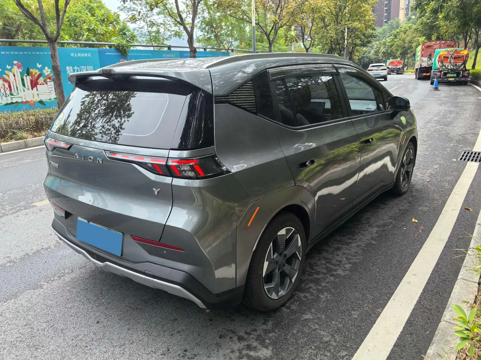 2021 AION Y thumbnail 3