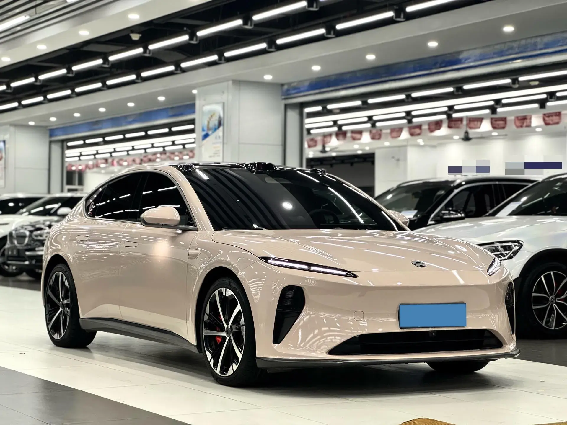 2022 NIO ET5 thumbnail 3