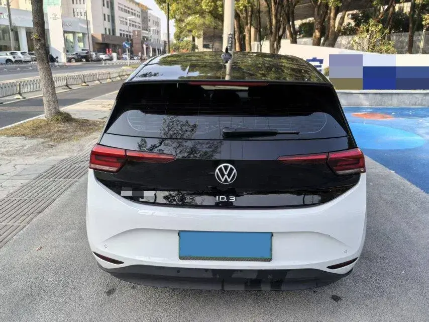 2024 VOLKSWAGEN ID.3 thumbnail 3