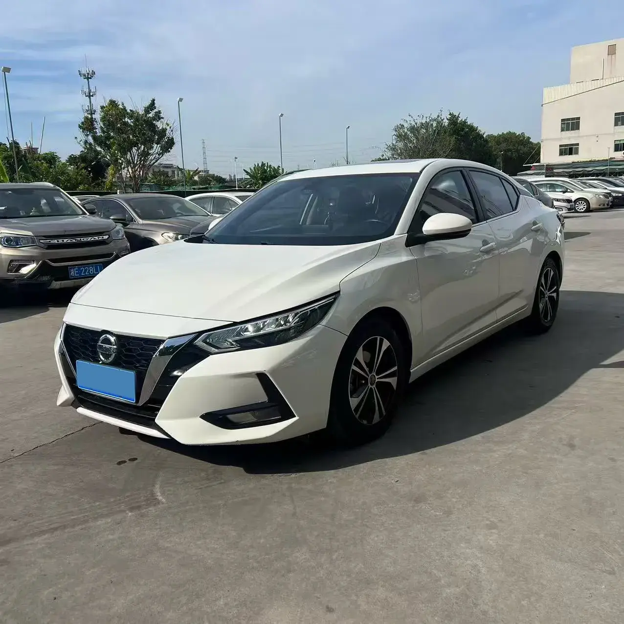 2021 NISSAN SYLPHY view 1