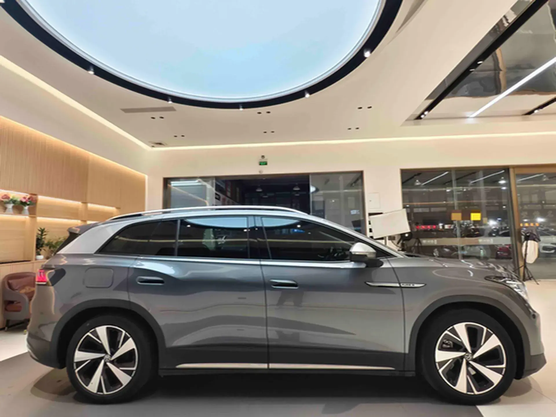 2022 VOLKSWAGEN ID.6 thumbnail 2