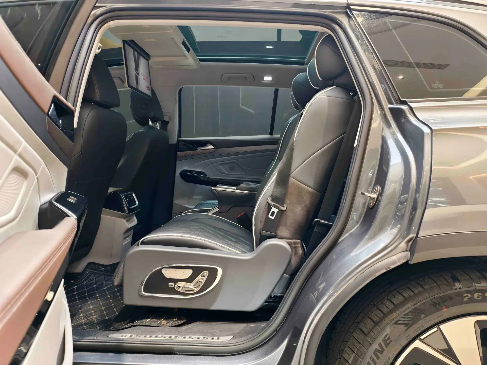 2022 VOLKSWAGEN ID.6 thumbnail 4