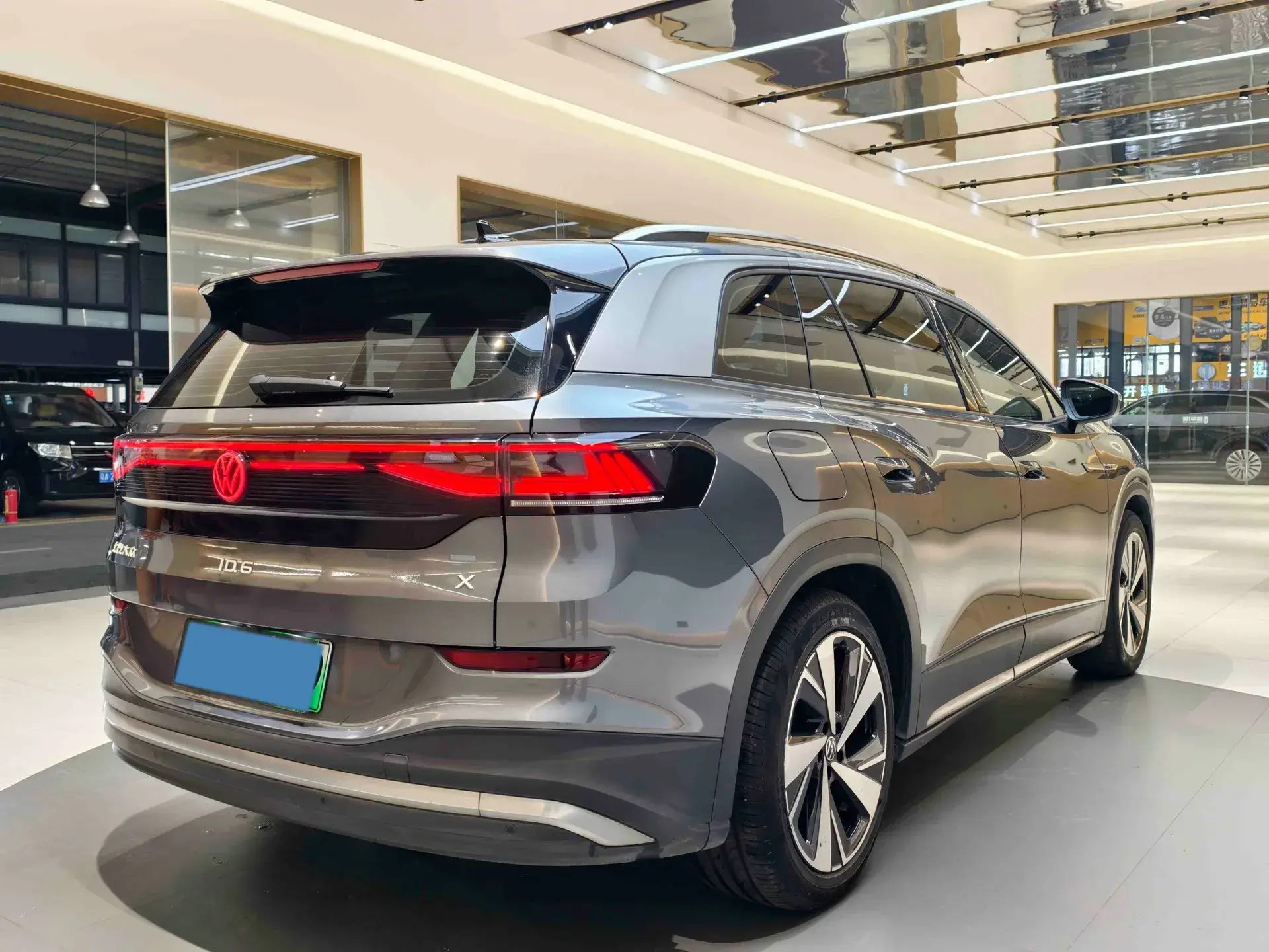 2022 VOLKSWAGEN ID.6 thumbnail 3