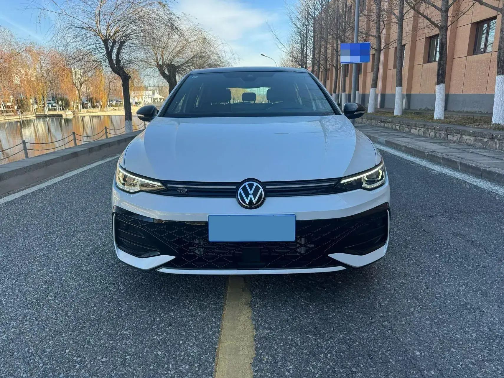 2025 VOLKSWAGEN GOLF thumbnail 2