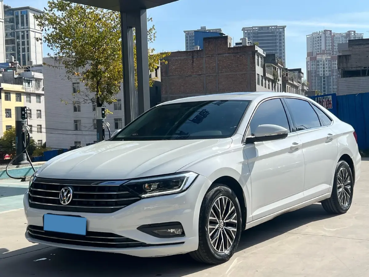 2019 Volkswagen Sagitar 1.2T 116HP L4 7DCT