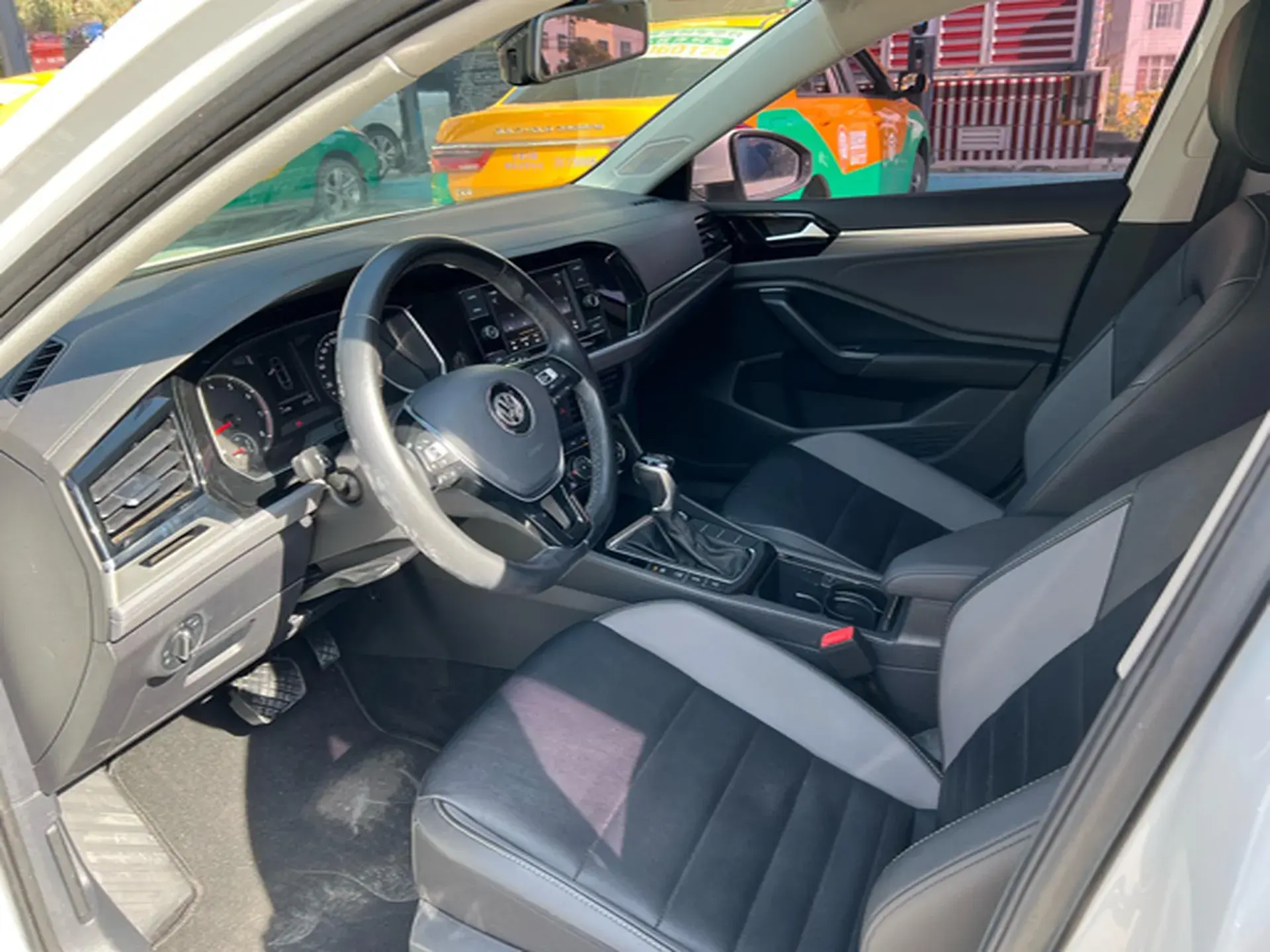 2019 VOLKSWAGEN SAGITAR thumbnail 4