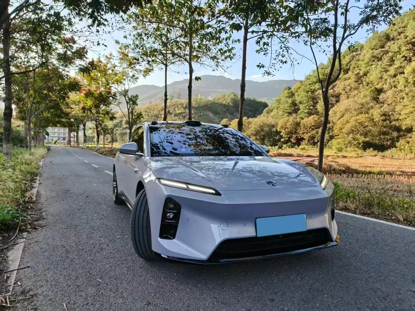 2025 NIO ET5 thumbnail 3