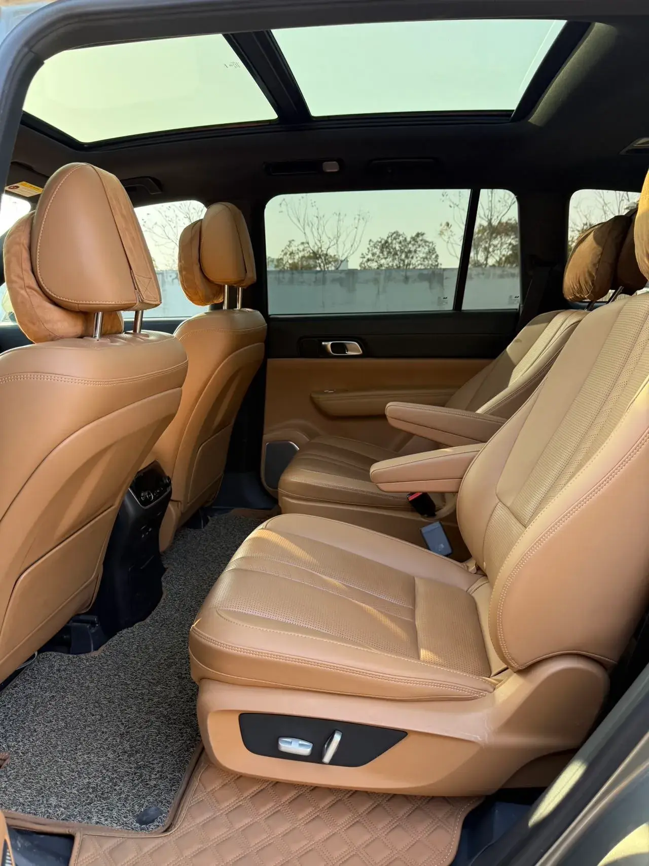 2020 LI ONE thumbnail 4