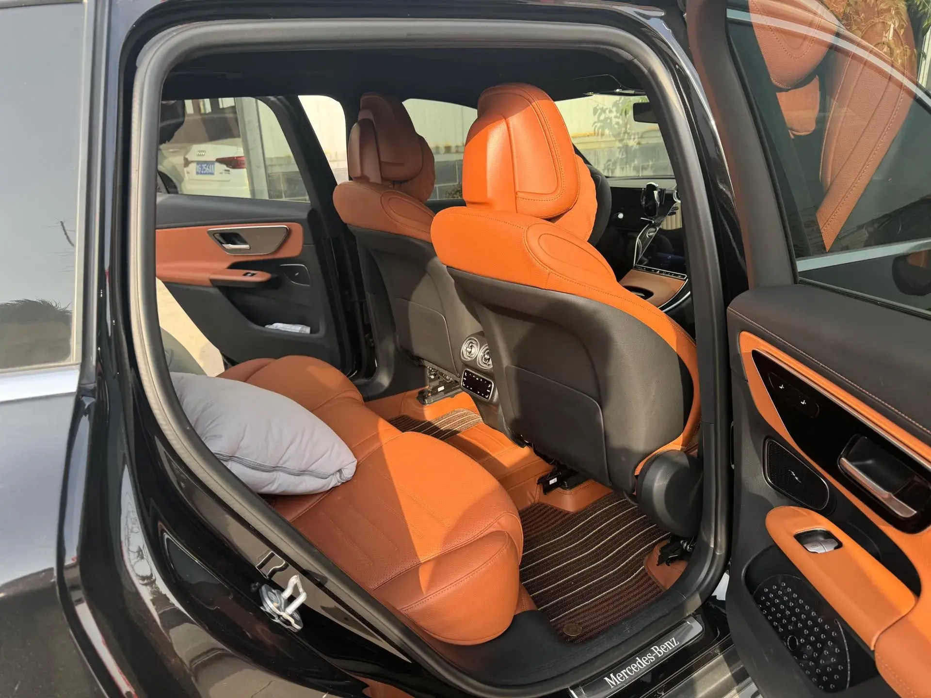 2024 MERCEDES-BENZ GLC thumbnail 4