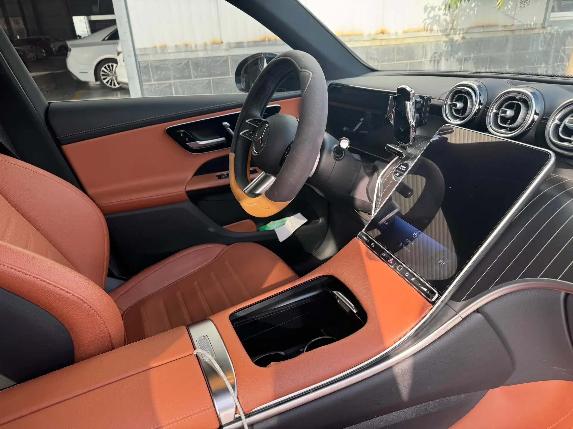 2024 MERCEDES-BENZ GLC thumbnail 3