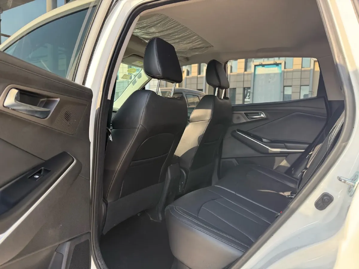 2021 ChangAn CS15 1.5L 107HP L4 5DCT,autocango,china used car exporter,china ev exporter,chinese used car exporter,chinese used ev exporter