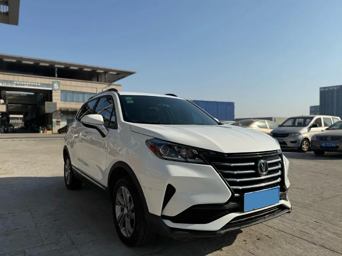 2021 ChangAn CS15 1.5L 107HP L4 5DCT,autocango,china used car exporter,china ev exporter,chinese used car exporter,chinese used ev exporter