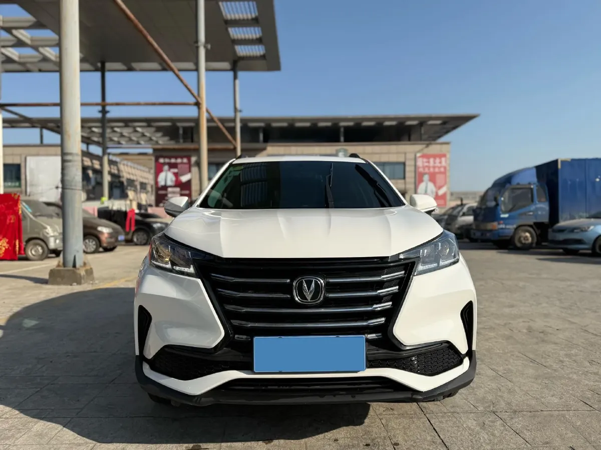 2021 ChangAn CS15 1.5L 107HP L4 5DCT,autocango,china used car exporter,china ev exporter,chinese used car exporter,chinese used ev exporter