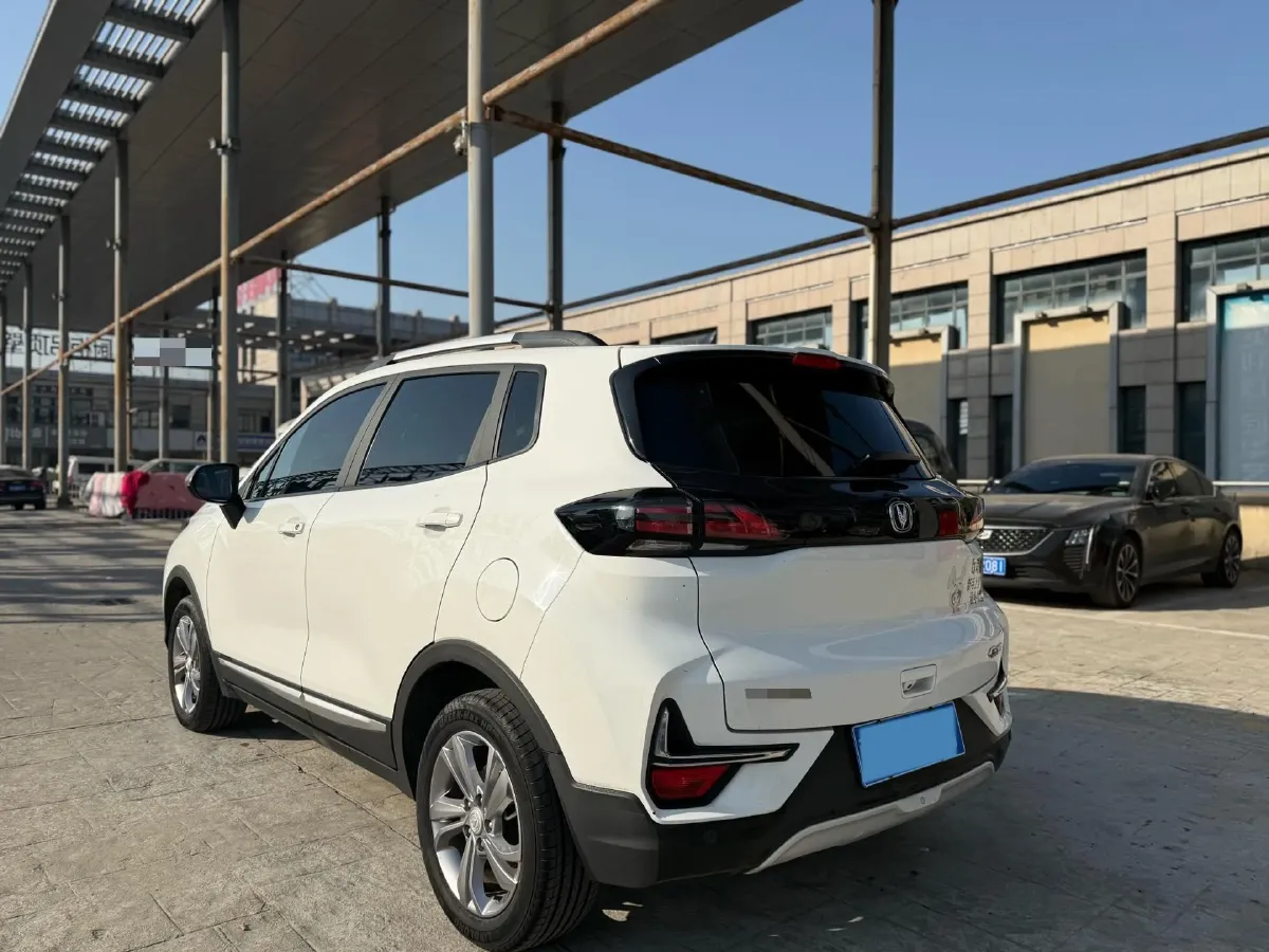 2021 ChangAn CS15 1.5L 107HP L4 5DCT,autocango,china used car exporter,china ev exporter,chinese used car exporter,chinese used ev exporter