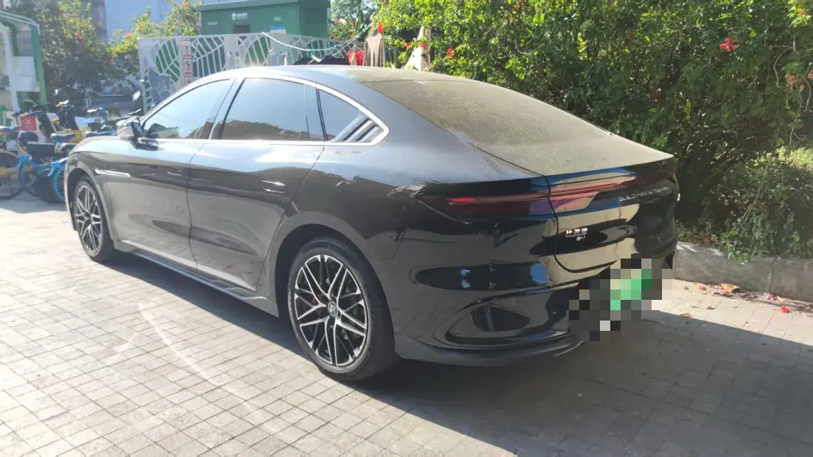 2025 BYD HAN thumbnail 3