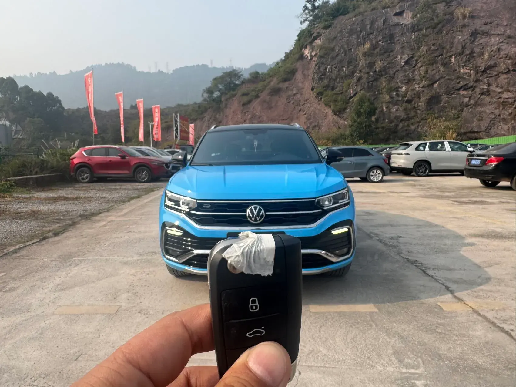 2020 VOLKSWAGEN TAYRON thumbnail 2