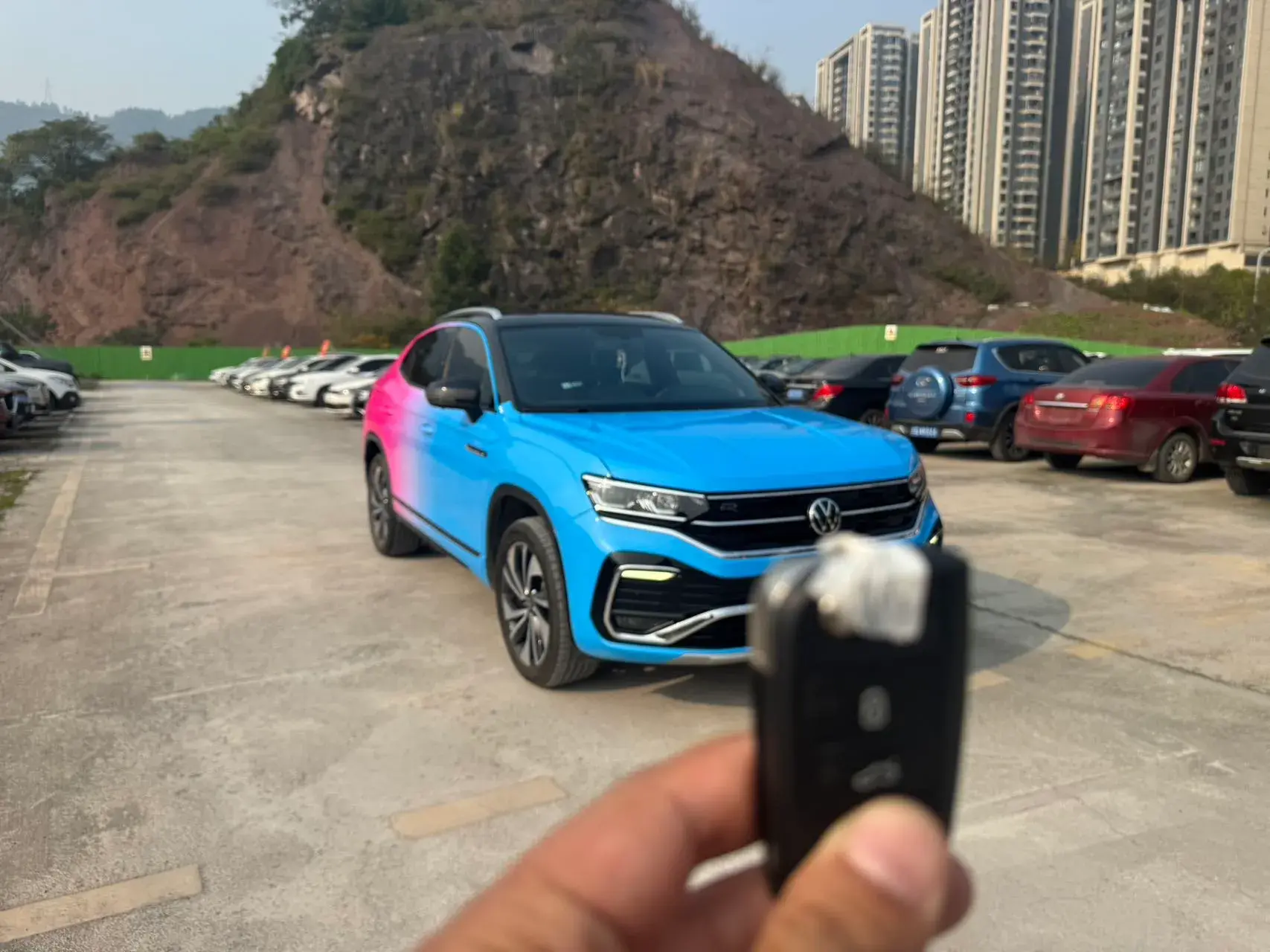 2020 VOLKSWAGEN TAYRON thumbnail 3