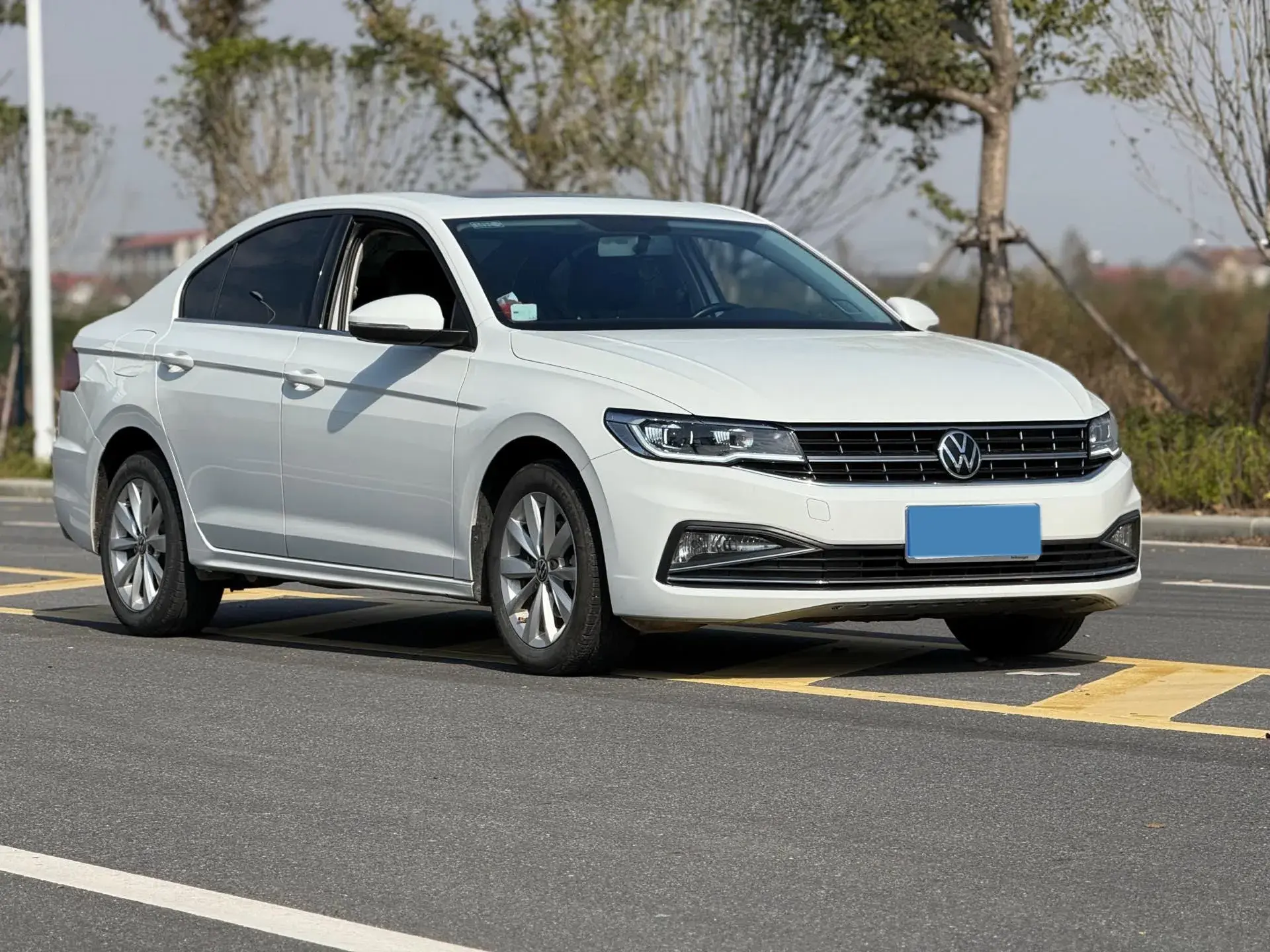 2021 VOLKSWAGEN BORA thumbnail 3