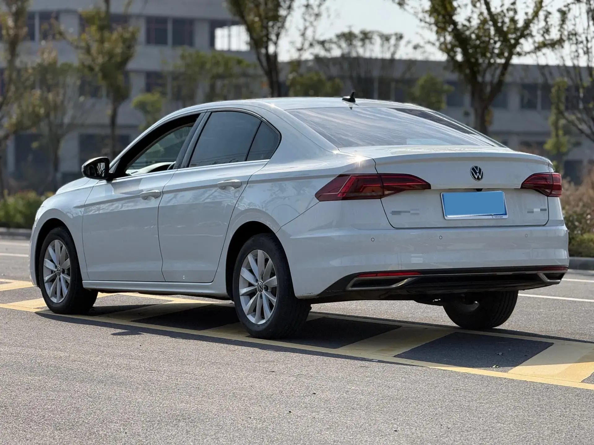 2021 VOLKSWAGEN BORA thumbnail 4