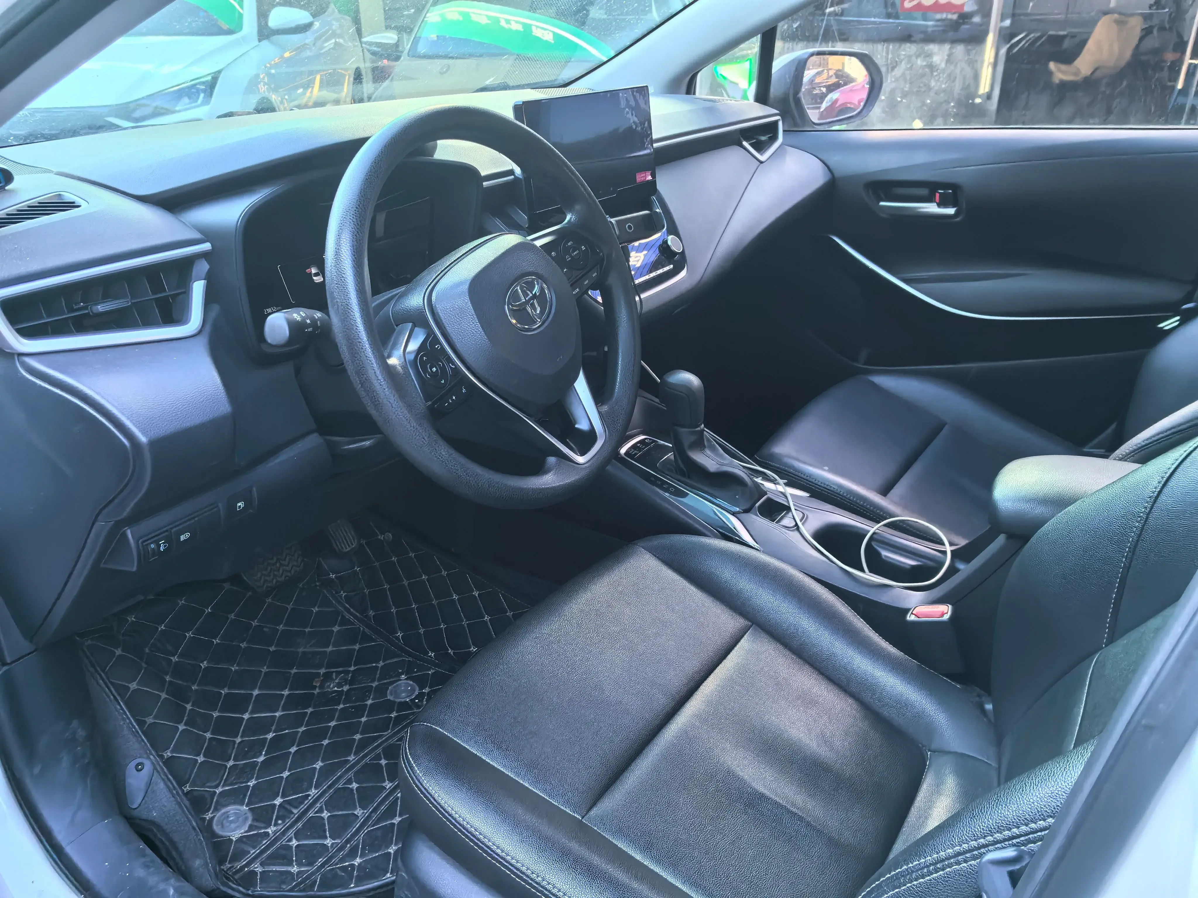 2023 TOYOTA COROLLA thumbnail 2