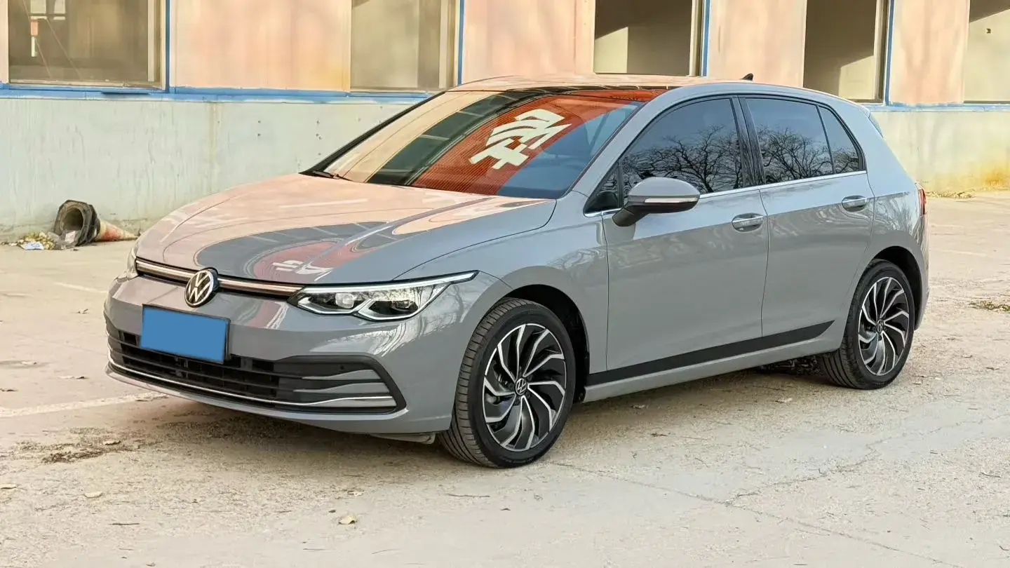 2021 VOLKSWAGEN GOLF view 1