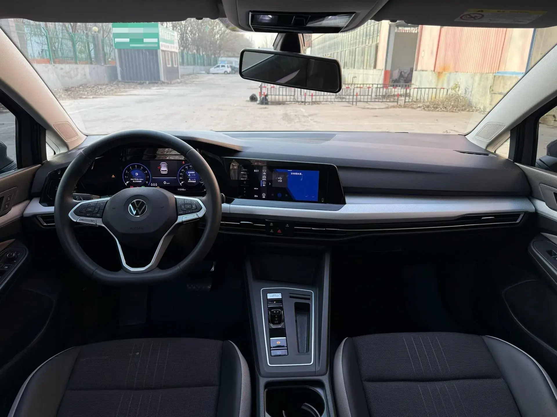 2021 VOLKSWAGEN GOLF thumbnail 4