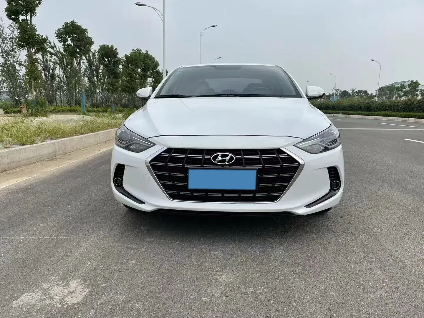 2019 HYUNDAI ELANTRA thumbnail 2