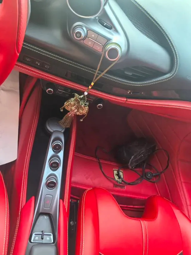 2019 Ferrari F8 3.9T 720HP V8 7DCT,autocango,china used car exporter,china ev exporter,chinese used car exporter,chinese used ev exporter
