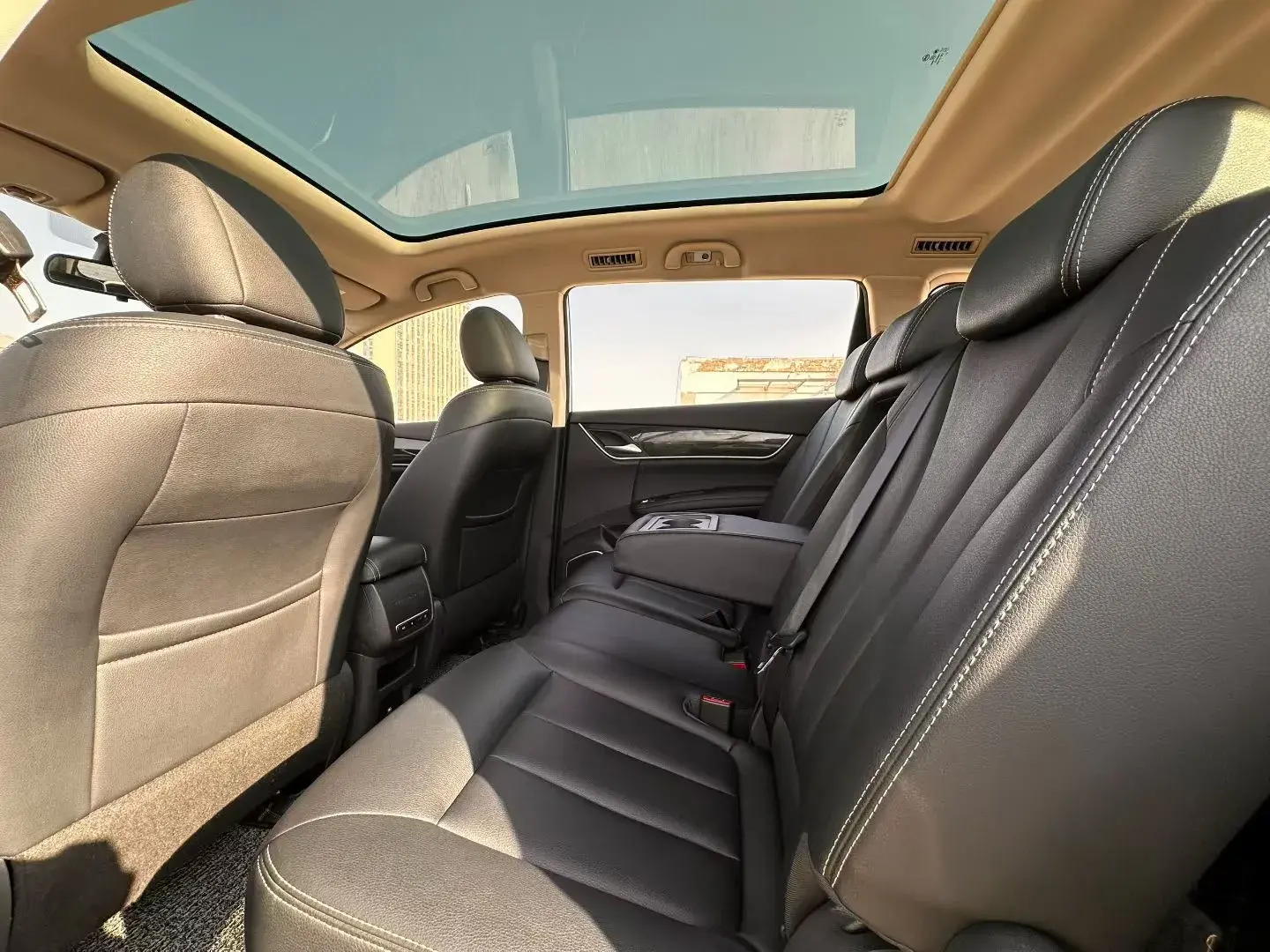 2018 BYD SONG thumbnail 4