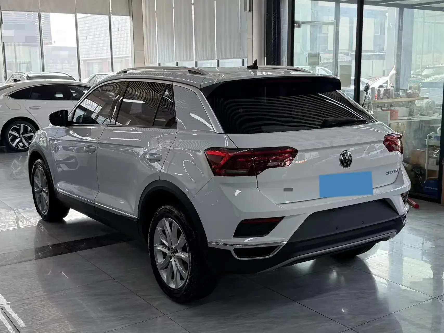 2022 VOLKSWAGEN T-ROC thumbnail 4