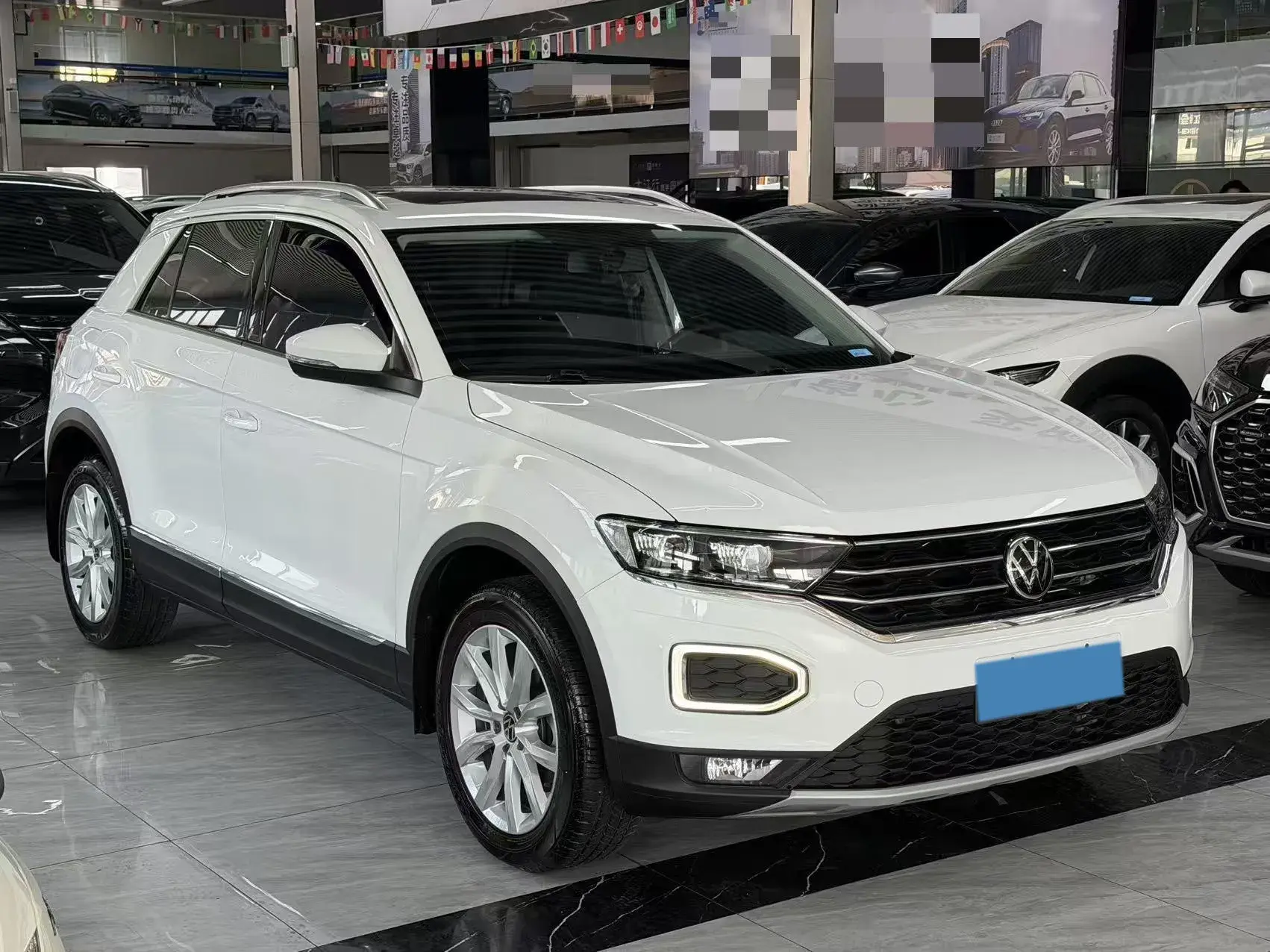2022 VOLKSWAGEN T-ROC thumbnail 3