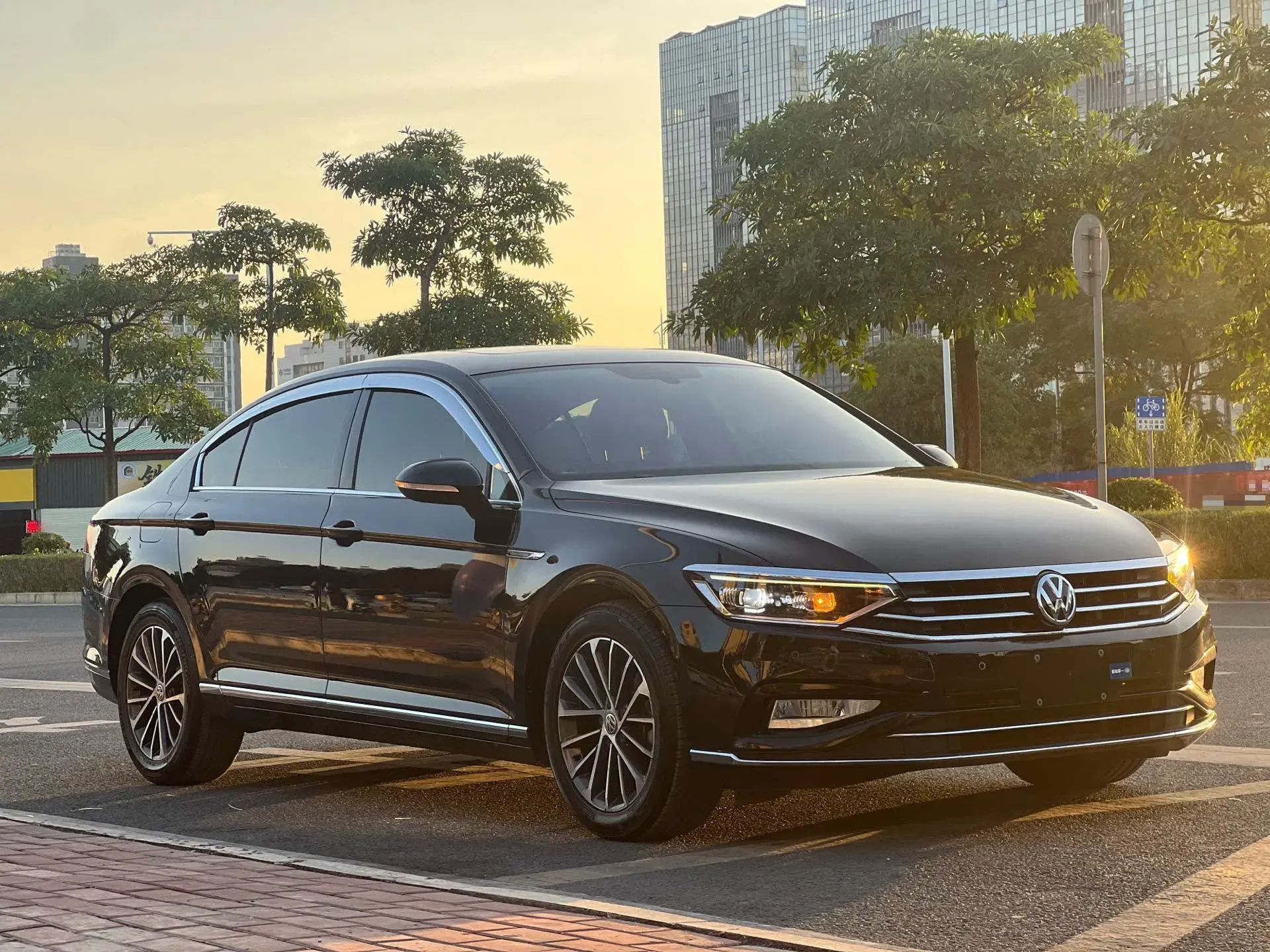 2020 VOLKSWAGEN MAGOTAN thumbnail 3