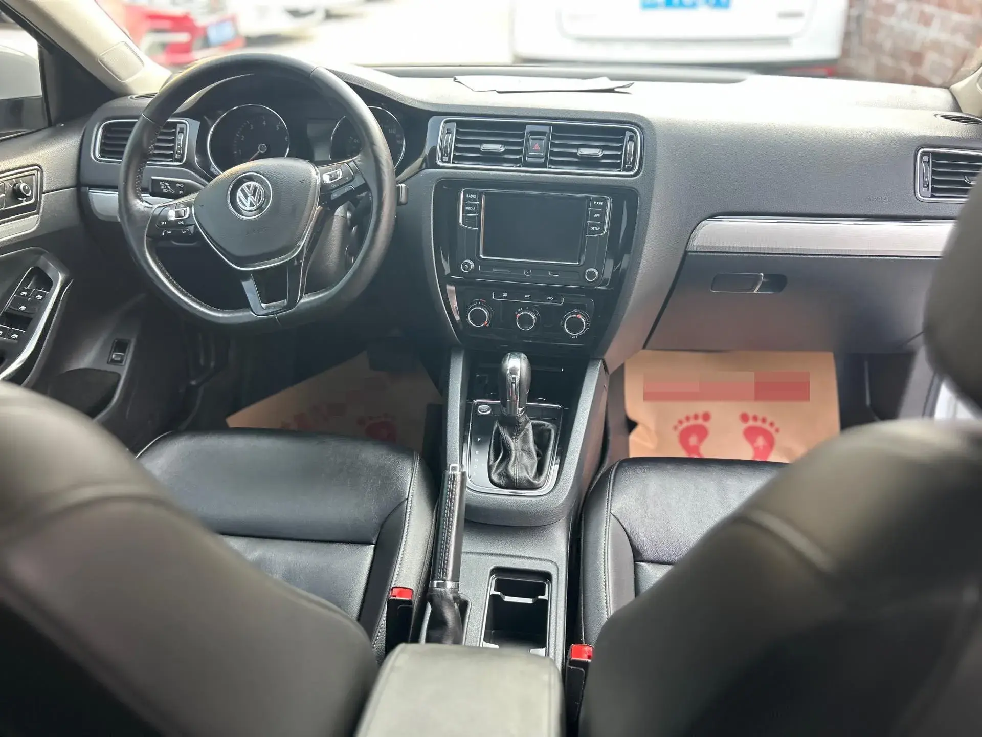 2018 VOLKSWAGEN SAGITAR thumbnail 4