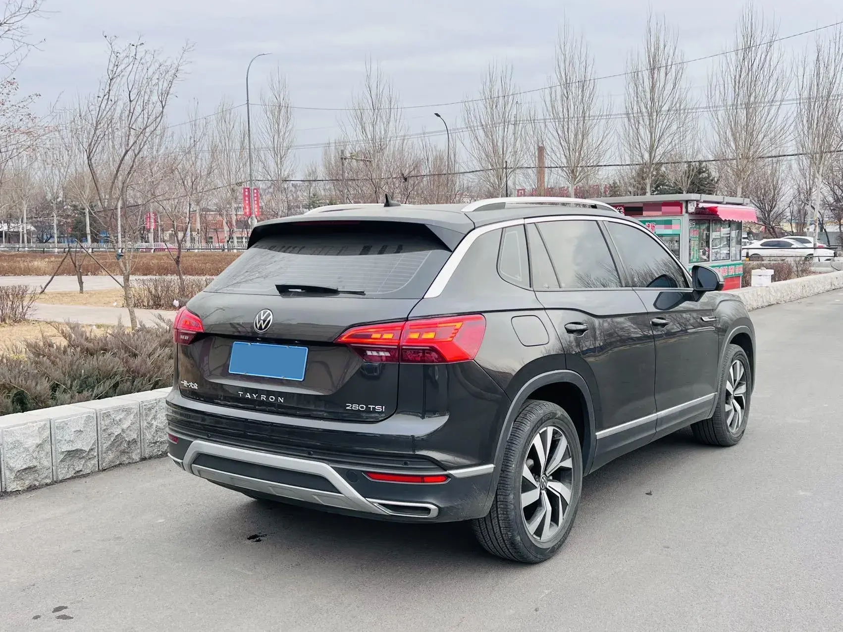 2022 VOLKSWAGEN TAYRON thumbnail 4