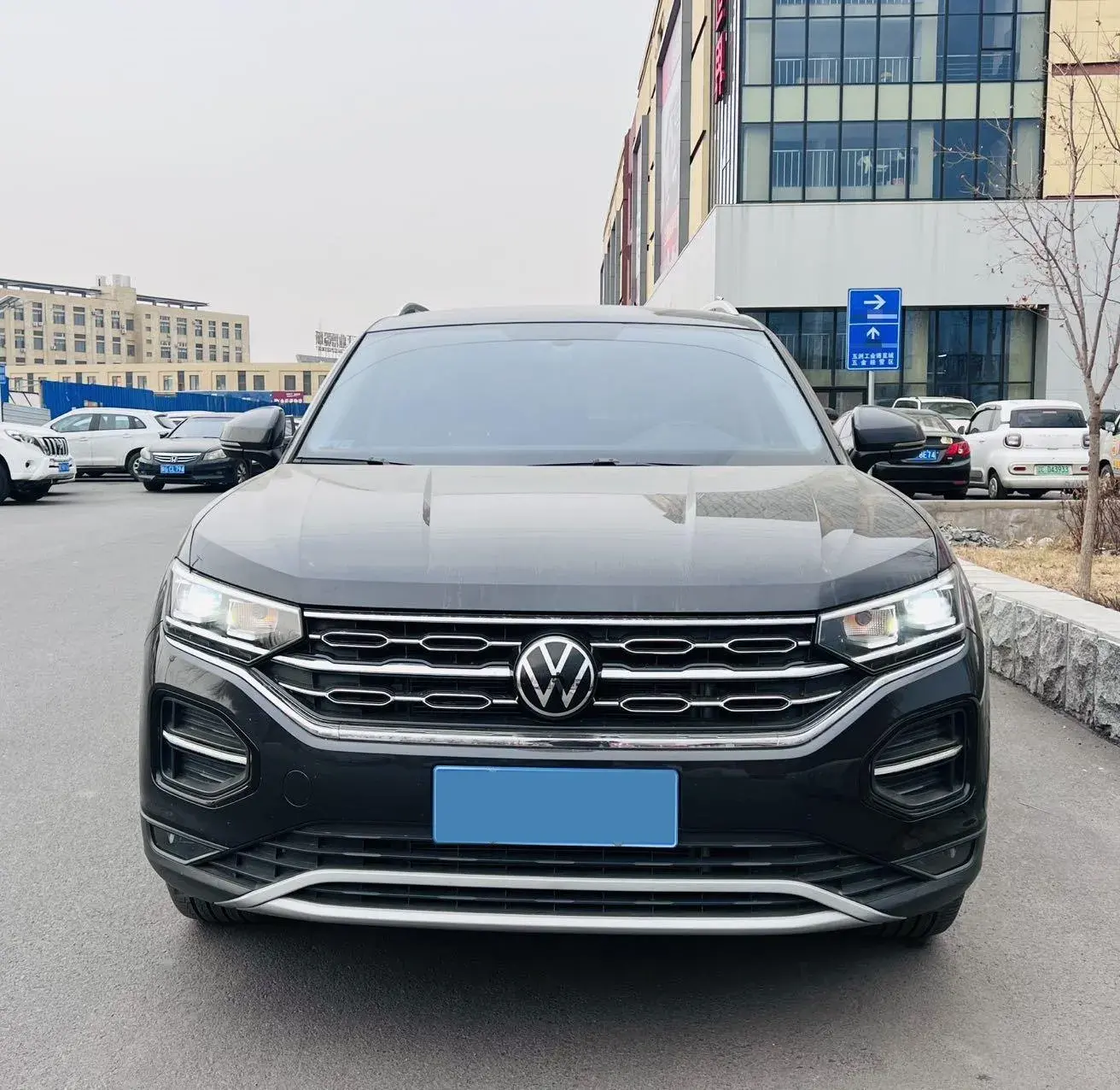 2022 VOLKSWAGEN TAYRON thumbnail 2