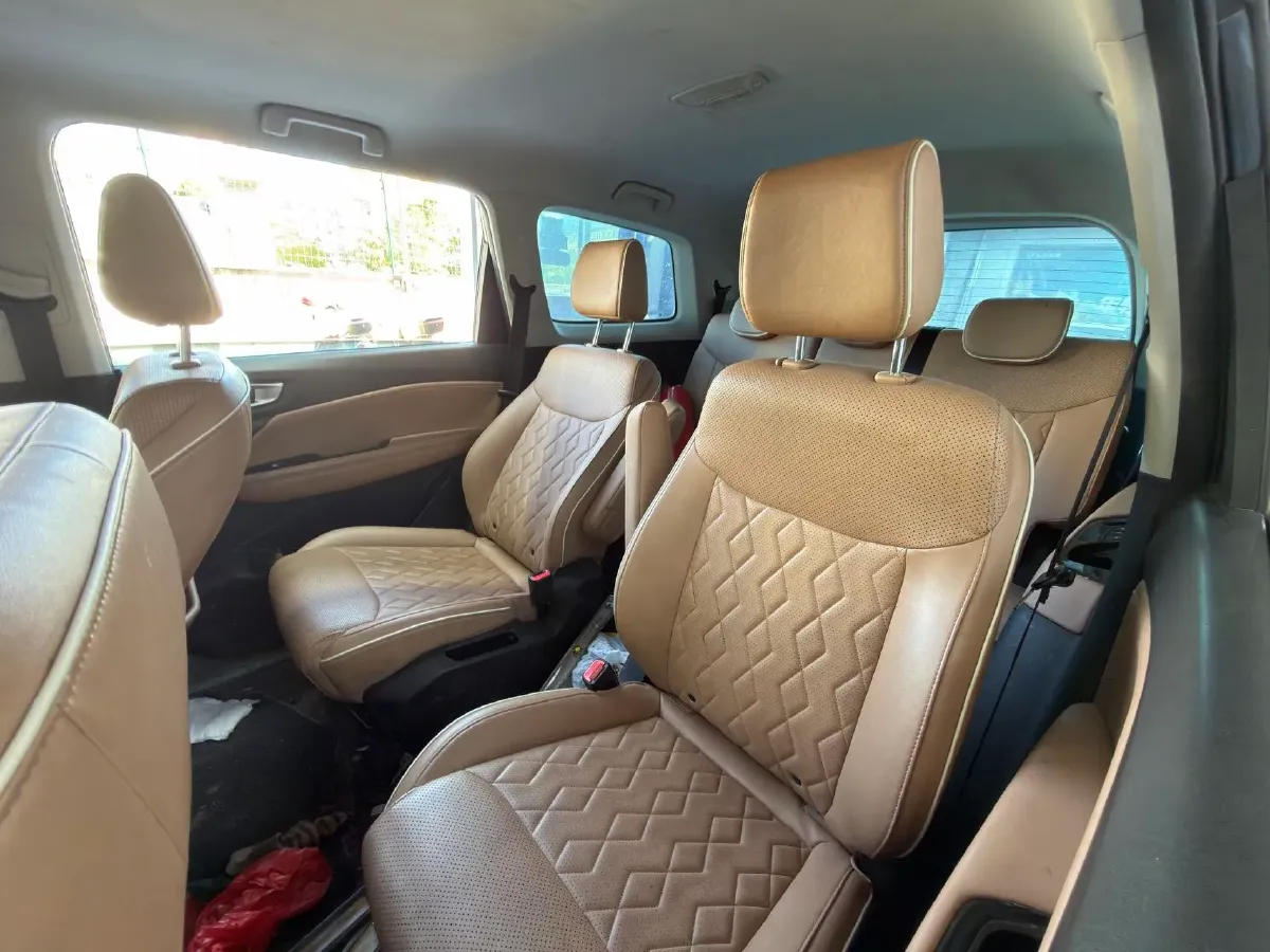 2022 WuLing JiaChen 1.5T 147HP L4 CVT,autocango,china used car exporter,china ev exporter,chinese used car exporter,chinese used ev exporter