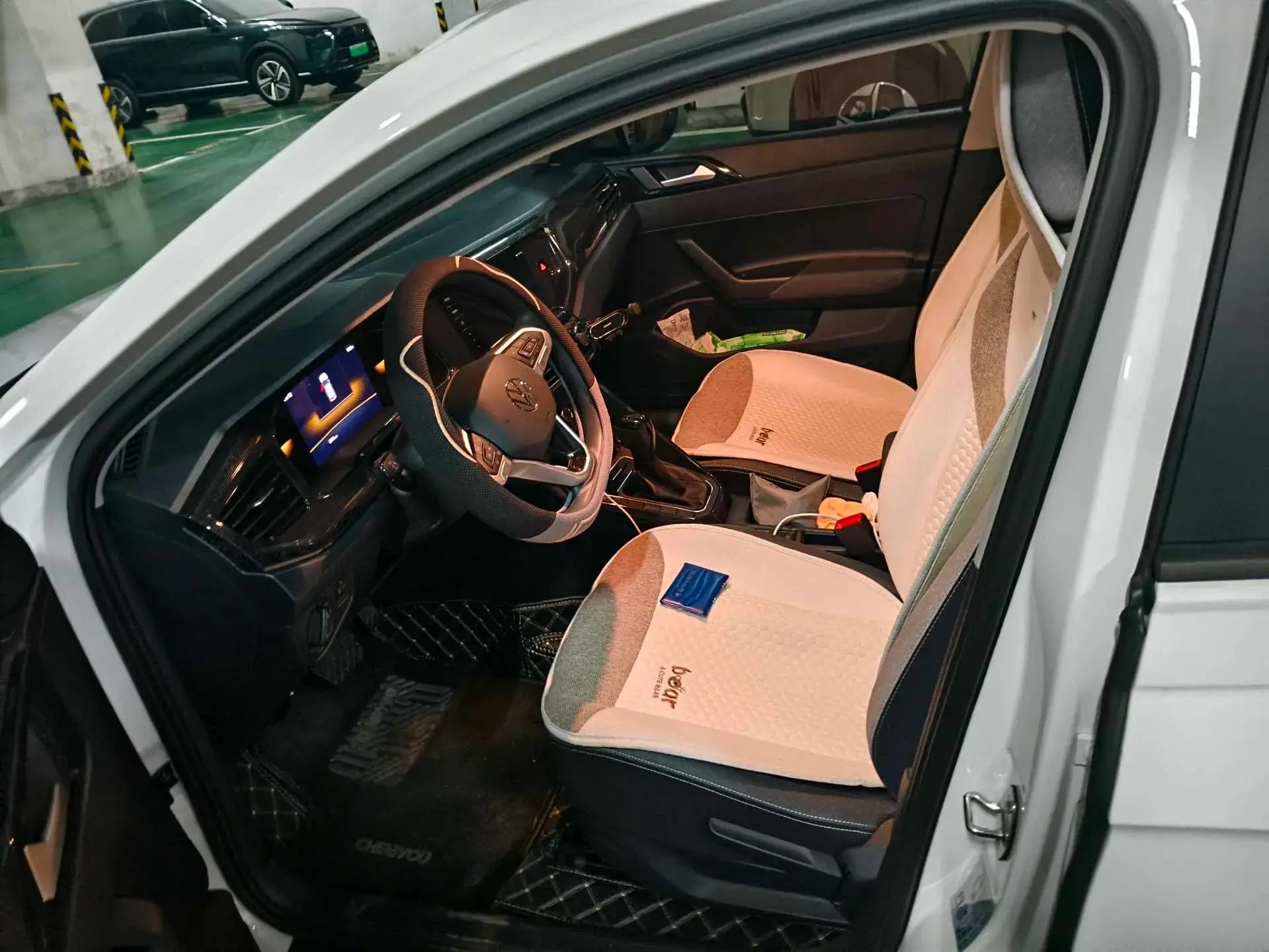 2025 VOLKSWAGEN LAVIDA thumbnail 2