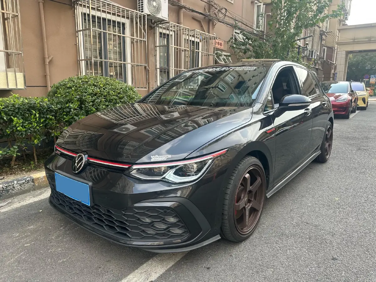 2023 Volkswagen GolfGTI 2.0T 220HP L4 7DCT