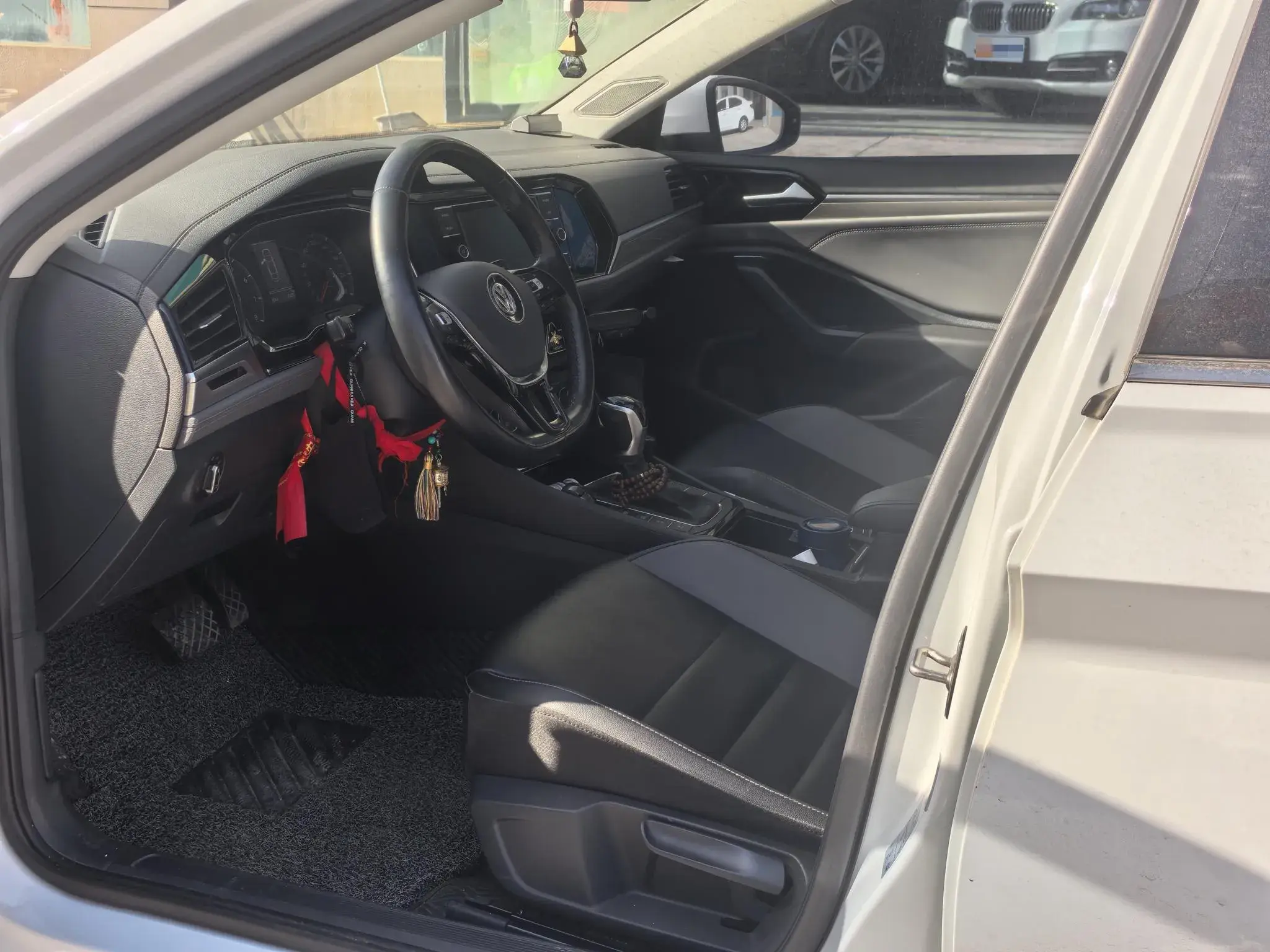 2020 VOLKSWAGEN SAGITAR thumbnail 4