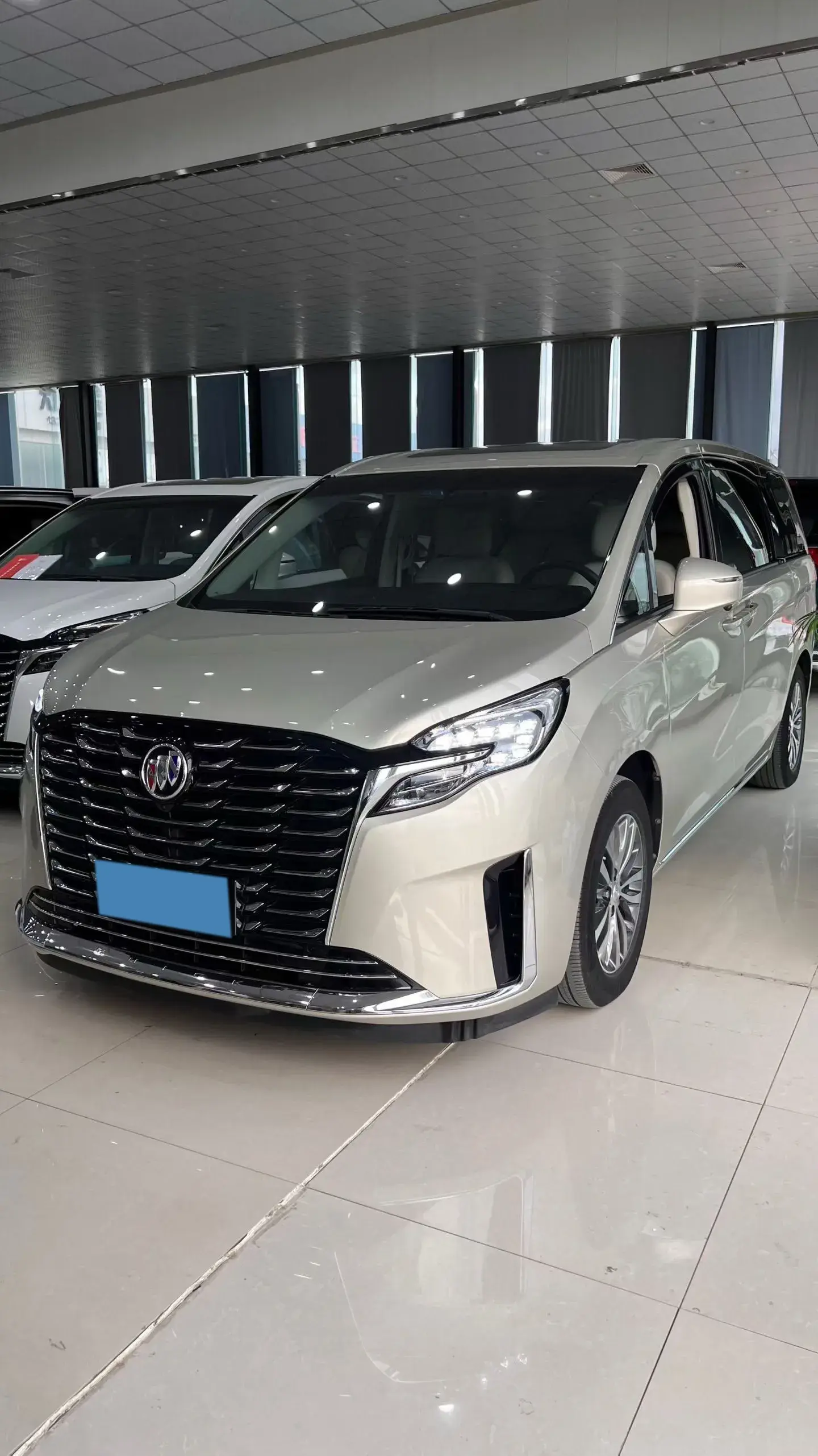 2022 BUICK GL8 view 1