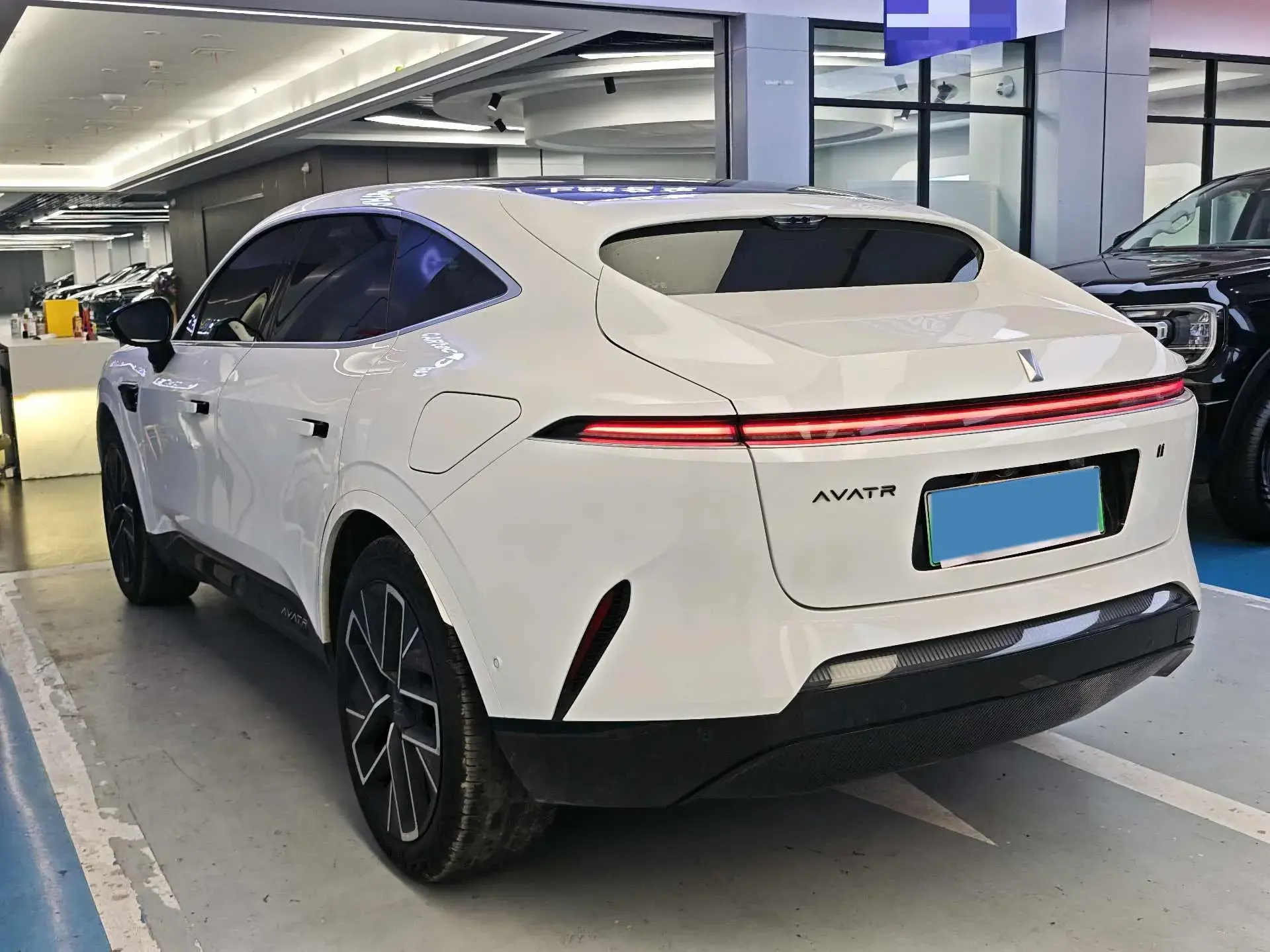 2023 AVATR 11 thumbnail 3