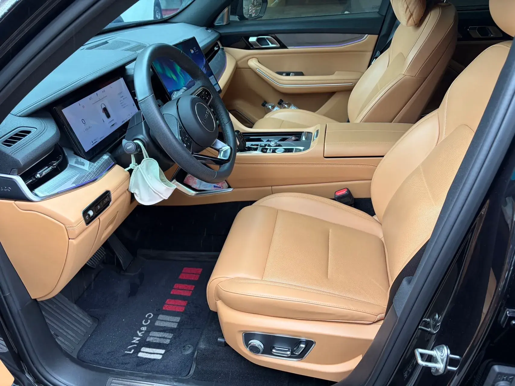 2024 LYNK&CO 09 thumbnail 4