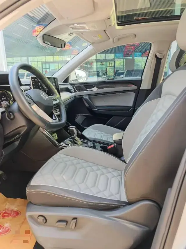 2023 VOLKSWAGEN TAYRON thumbnail 4