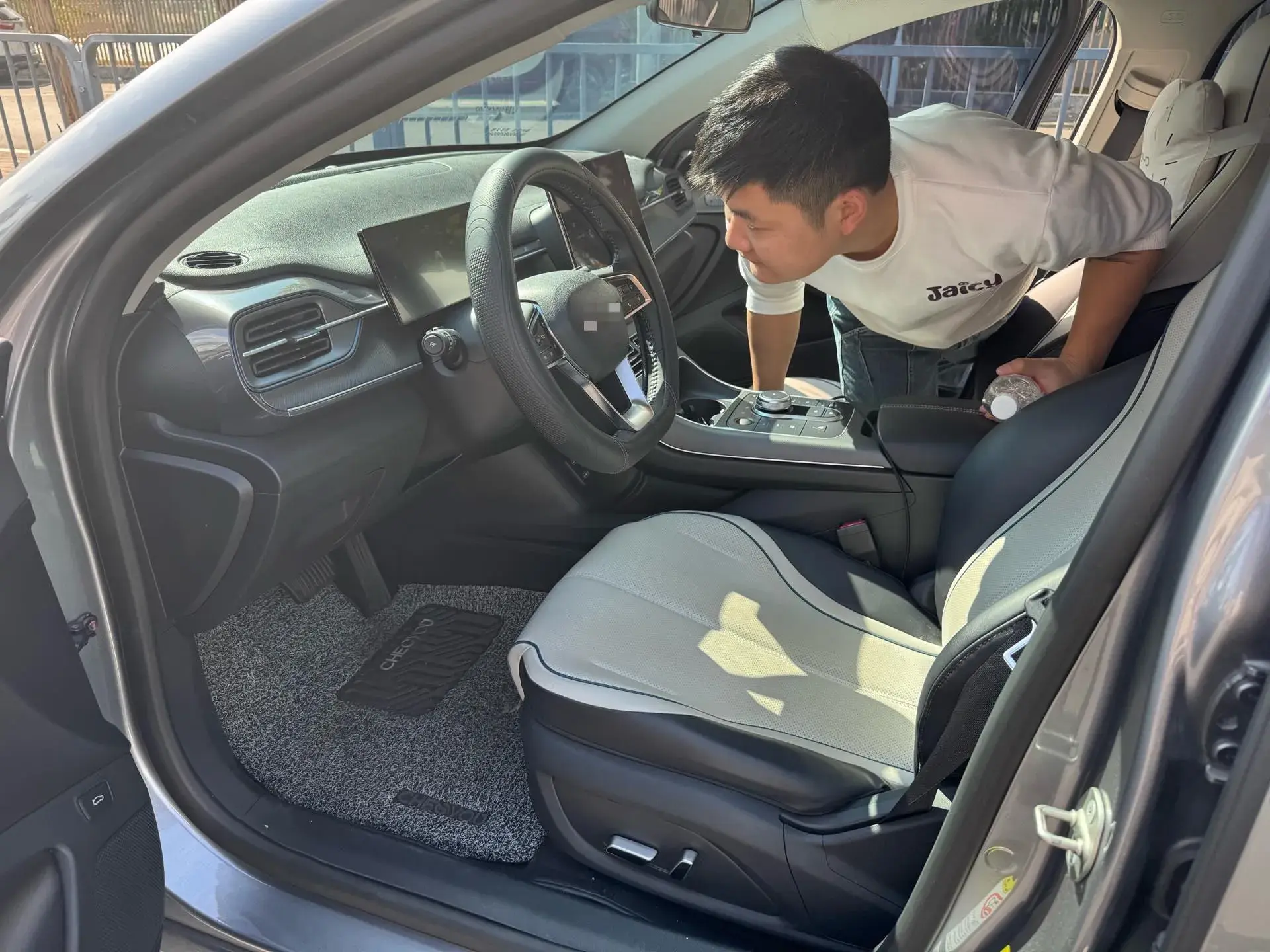 2023 BYD DESTROYER thumbnail 3