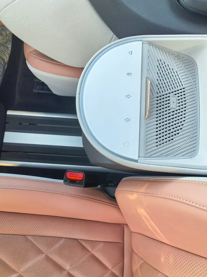 2023 ARCFOX KAOLA BEV 58.8KWH,autocango,china used car exporter,china ev exporter,chinese used car exporter,chinese used ev exporter